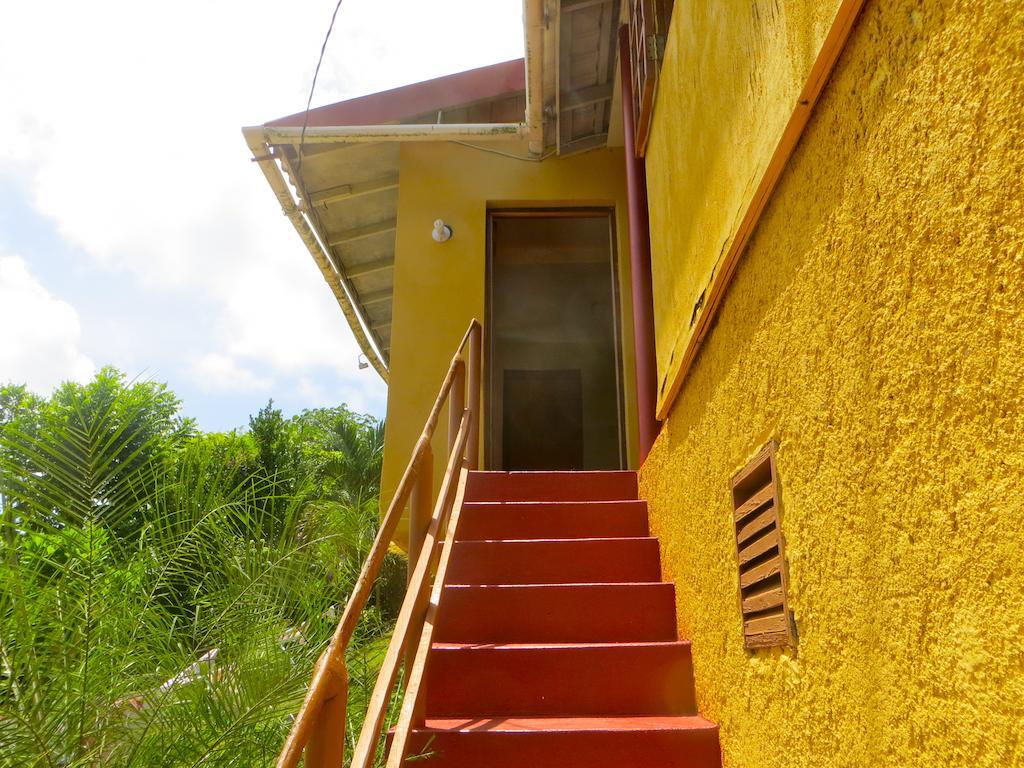 La Familia Guest House And Natural Farm Port Antonio Eksteriør bilde