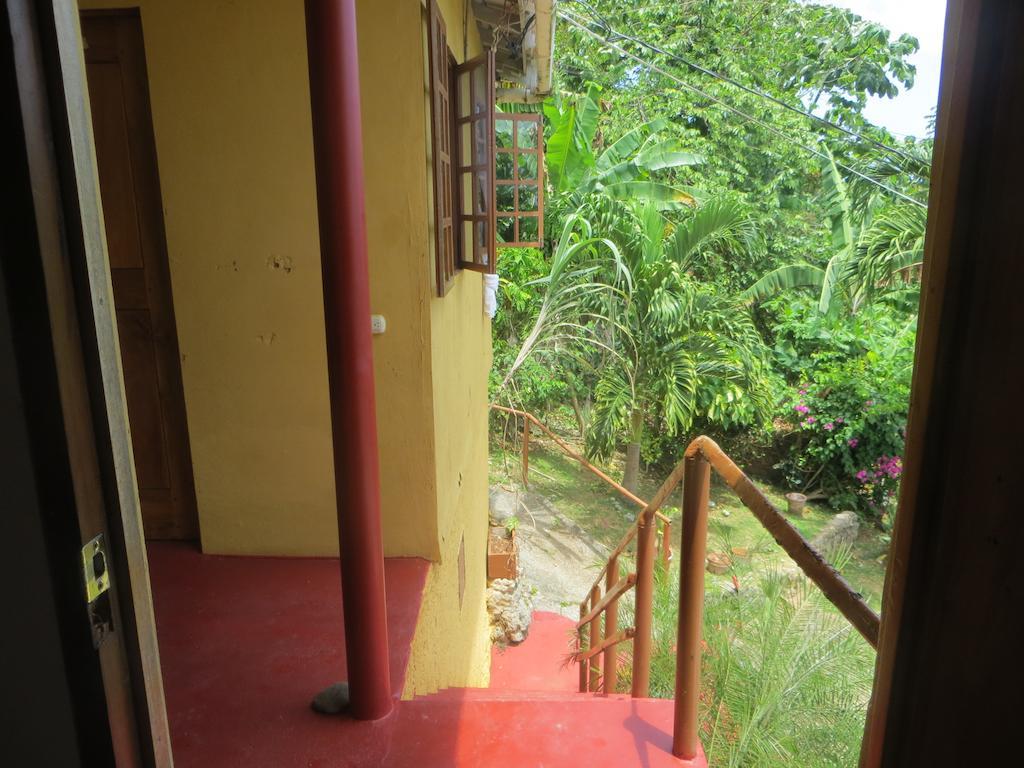 La Familia Guest House And Natural Farm Port Antonio Eksteriør bilde
